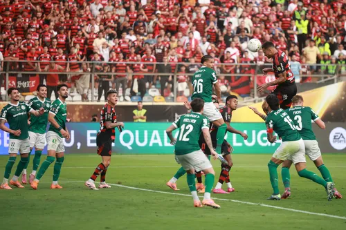 
				
					Futebol 2025: Flamengo domina, Palmeiras gasta mais e fica sem taças, enquanto Vasco amplia jejum
				
				