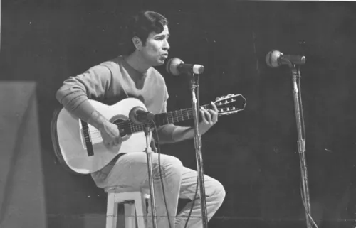 
				
					RETRO/Geraldo Vandré fez 90 anos em 2025
				
				