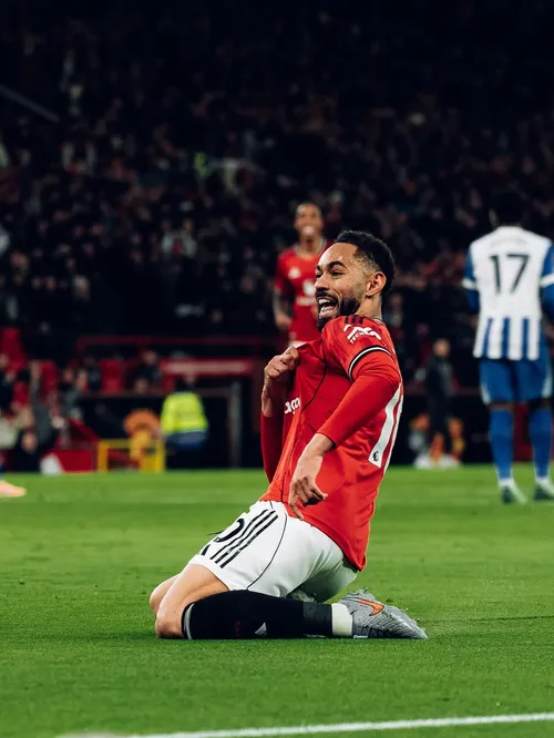 
				
					Gol, elogios e confiança: Matheus Cunha ganha destaque no Manchester United
				
				