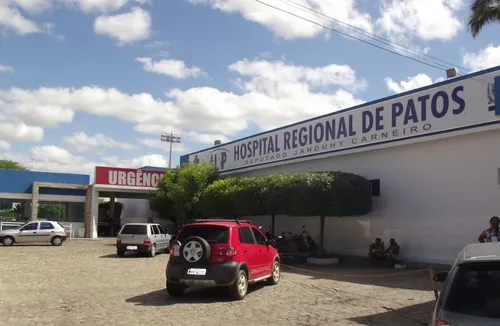 
				
					Golpistas se passam por médico e pedem PIX a familiares de pacientes do Hospital de Patos
				
				