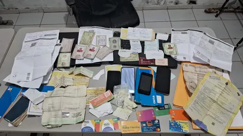 
				
					Grupo criminoso suspeito de roubar dados pessoais de idosos e financiar motos é desarticulado
				
				