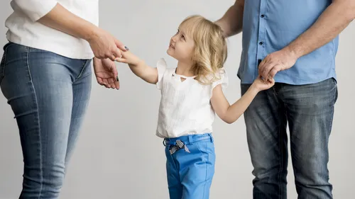 
				
					Guarda compartilhada: saiba como fica a divisão do tempo com os filhos nas férias escolares
				
				