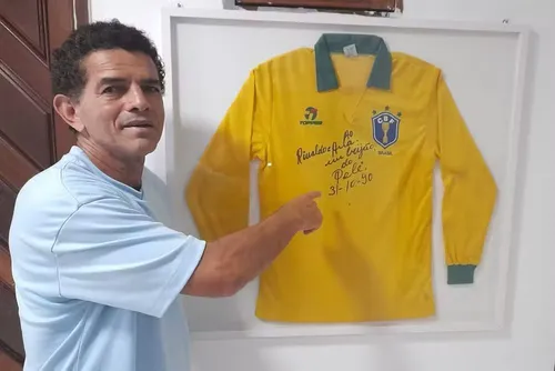 
				
					Há 35 anos, paraibano "roubou" gol de Pelé em sua despedida da Seleção Brasileira
				
				