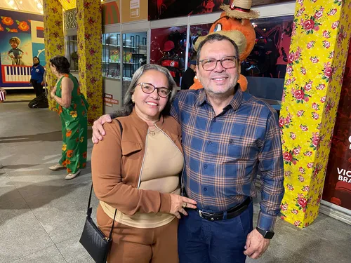 
				
					Henry Freitas abre show em palco improvisado no encerramento do São João de Campina Grande
				
				