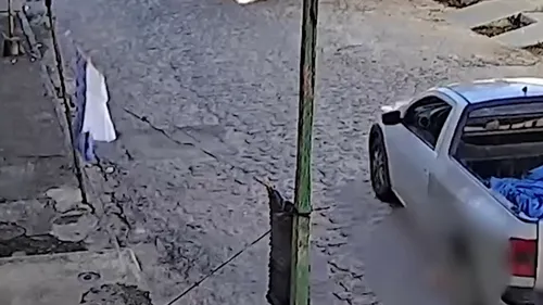 
				
					Vídeo: Homem é indiciado por atropelar e matar cachorro em Campina Grande
				
				