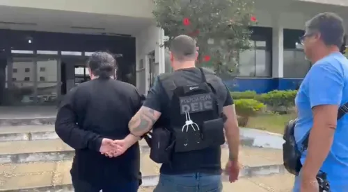 
				
					Homem é preso suspeito de extorquir mulher sob ameaça de divulgar fotos íntimas
				
				