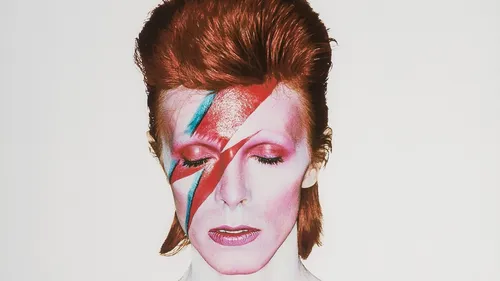  Homem que caiu na Terra, príncipe de outro planeta 