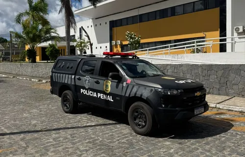 
				
					Hytalo Santos: influenciador e o marido são ouvidos em audiência de instrução em Bayeux
				
				