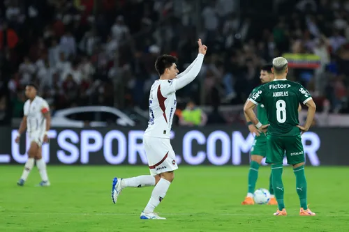 
				
					IA projeta Flamengo e LDU na final da Conmebol Libertadores 2025
				
				