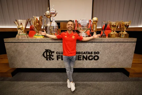 
				
					Ídolo do Flamengo, Diego Ribas participa de evento fitness em João Pessoa
				
				