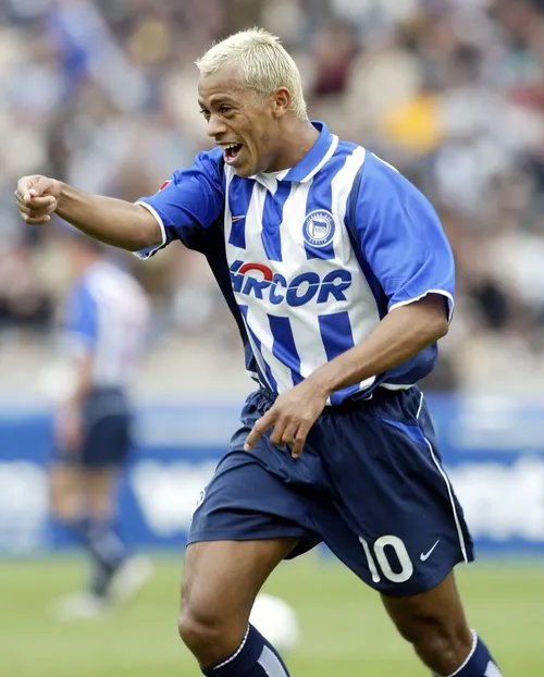 
				
					Ídolo do Hertha Berlin, Marcelinho Paraíba é homenageado em documentário pelo clube alemão
				
				
