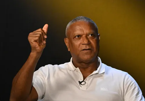 
				
					Tetra em 1994, Mazinho alerta sobre Seleção Brasileira: “Falta um líder e muito para melhorar”
				
				