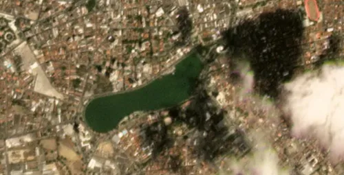 
				
					Imagens de satélite mostram Açude Velho mudando de cor antes de toneladas de peixes mortos
				
				