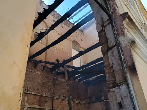 
Incêndio atinge prédio histórico da Academia de Comércio, em João Pessoa
