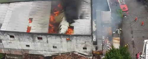 
				
					Incêndio em Pedras de Fogo: o que se sabe até agora
				
				