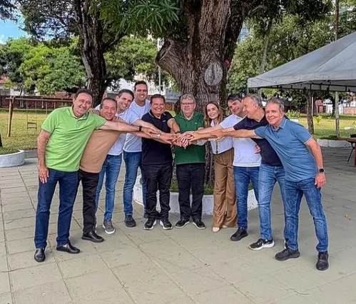 
				
					João Azevêdo agradece Galdino por desistir de pré-candidatura ao governo da Paraíba
				
				