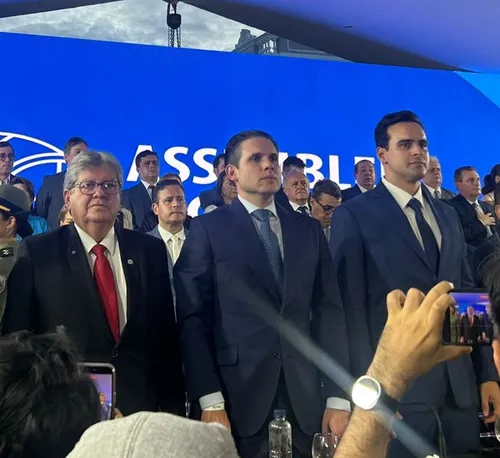 
				
					João Azevêdo renuncia para disputar Eleições 2026 e Lucas Ribeiro assume o Governo da PB
				
				