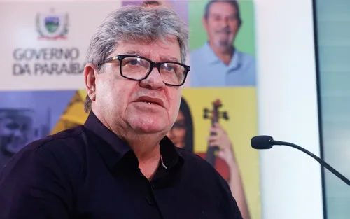 
				
					João Azevêdo vai passar por cirurgia na vesícula após ser internado com fortes dores
				
				