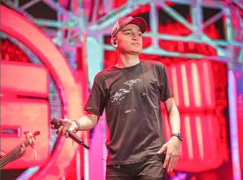
				
					João Gomes em Campina Grande
				
				