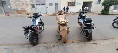 
				
					Jovem cria réplica de moto usando papelão e viraliza nas redes sociais
				
				