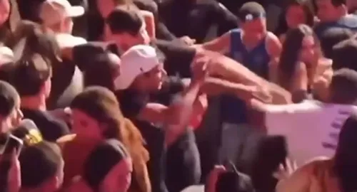 
				
					Adolescente morre e dois ficam feridos após briga durante festa em Cubati
				
				