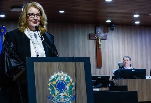 
				
					Juíza Helena Fialho toma posse no TRE-PB e aponta desafios com IA e Fake News para Eleições 2026
				
				