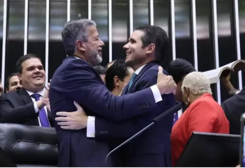 
				
					Lira diz a aliados que paraibano Hugo Motta ‘está perdido' e  'foi humilhado’
				
				