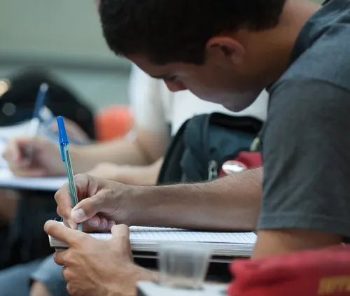 
				
					MEC divulga lista de cursos superiores semipresenciais autorizados
				
				