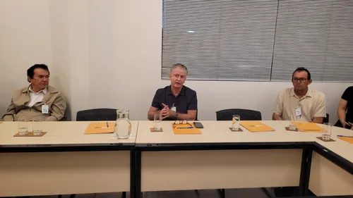 
				
					MIDIACOM-PB reconduz André Vajas à presidência, faz balanço de 2025 e projeta 2026
				
				