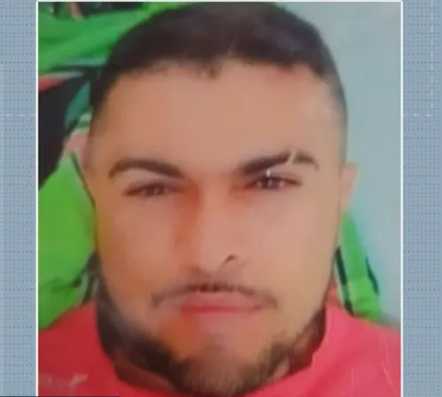 
				
					Mãe de mulher morta a facadas em Fagundes diz ter ouvido os gritos da filha: 'Pedindo socorro'
				
				