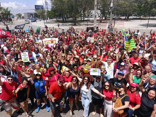 
				
					Manifestantes se renem contra PEC da blindagem e PL da anistia na Paraba
				
				