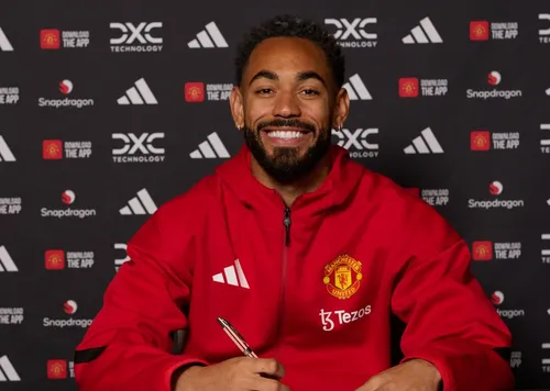 
				
					Matheus Cunha vai vestir a camisa 10 do Manchester United em sua temporada de estreia no clube
				
				