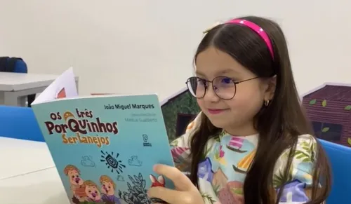 
				
					Menino de 12 anos publica livros infantis e diz ter amor pela leitura inspirado pela mãe
				
				