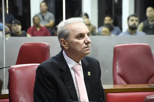 
				
					Mikika Leitão é eleito presidente da CPI dos combustíveis na Câmara de João Pessoa
				
				