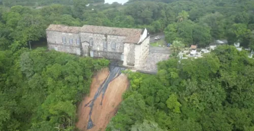 
				
					Missas na Igreja da Guia são liberadas e área lateral segue interditada após deslizamento
				
				