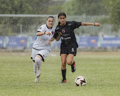 
				
					Mixto-PB 2 x 0 Botafogo-PB pelo Paraibano Feminino Sub-17 2025: reveja a final do estadual
				
				