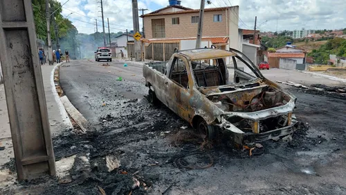 
Moradores protestam após morte de jovem baleado em ação da Polícia Militar, em João Pessoa
