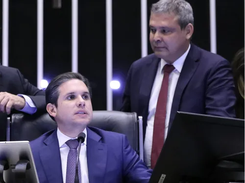 
				
					Motta rompe com paraibano Lindbergh Farias e aumenta tensão da Câmara com governo Lula
				
				