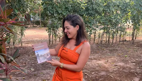 
				
					Mulher presa por mandar matar marido transforma hist�ria em livro: 'Ele n�o me deixou sa�da'
				
				
