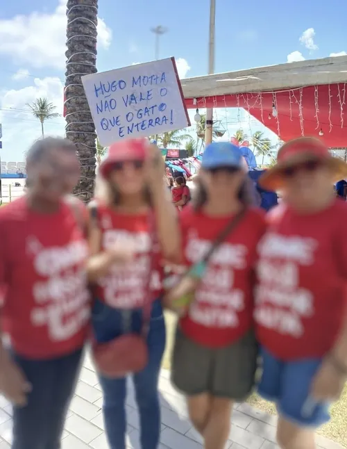 
				
					Na CBN, Jutay critica 'excessos' em atos da esquerda e da direita contra Hugo Motta
				
				