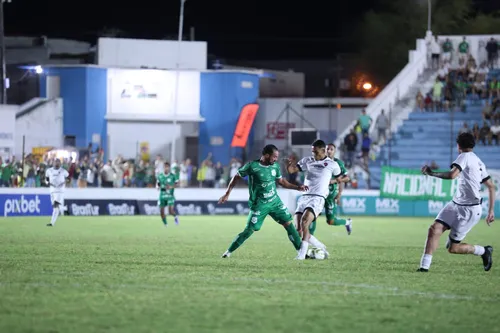  Nacional de Patos e Botafogo-PB empatam sem gols, em partida marcada por muita chuva 
