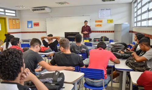 
				
					Número de matrículas na EJA cai 37% nos últimos dez anos, na Paraíba
				
				