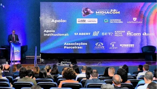 
				
					OPINIÃO: O jornalismo precisa escolher um único lado, que é o do interesse público
				
				