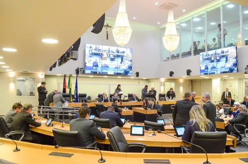 

					Janela partidária: veja mudanças de partido dos deputados estaduais para as Eleições 2026

				
