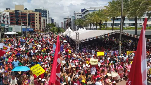 
				
					OPINIÃO: manifestações alertam parlamentares de que eles não podem fazer o que querem (sempre)
				
				