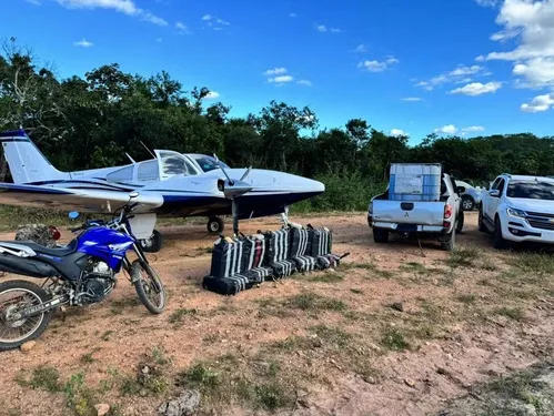 
Operação cumpre mandados contra grupo criminoso que usava aviões para tráfico de drogas
