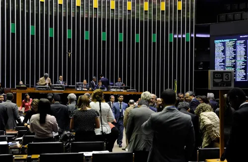 
				
					PL da Devastação: Congresso derruba vetos de Lula ao novo licenciamento ambiental
				
				