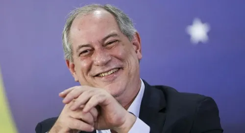 
				
					PSDB anuncia filiação de Ciro Gomes no Ceará e anima tucanos na Paraíba
				
				