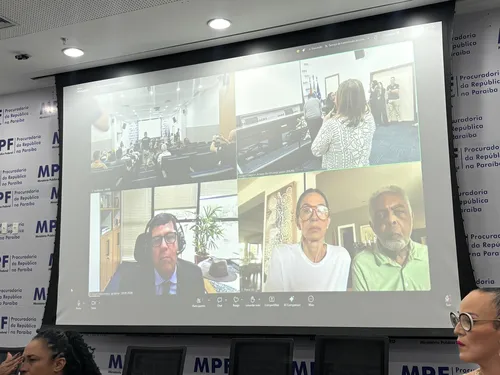 
				
					Padre acusado de intolerância se recusa a falar em ato com participação de Gilberto Gil; VÍDEO
				
				