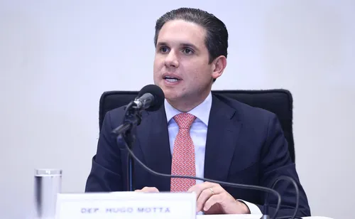 
				
					Hugo Motta entra na mira do TCU e do MPF por suspeitas de 'fantasmas' e 'rachadinha"
				
				